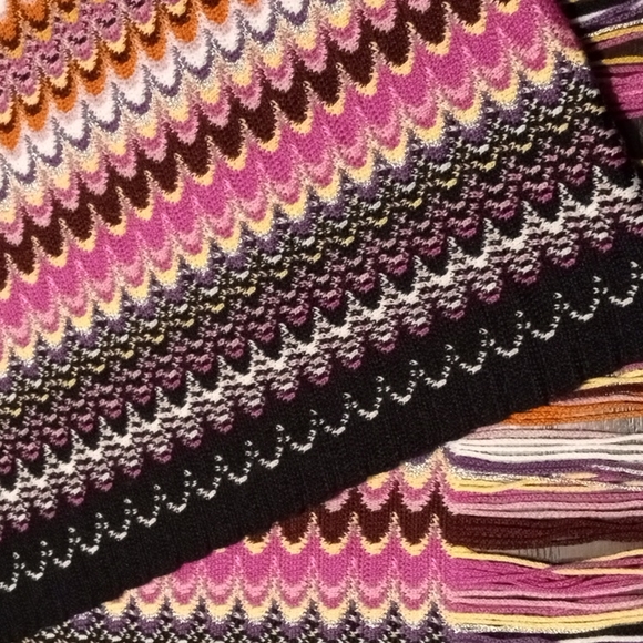 AUTHENTIC STUNNING MISSONI SCARF - Picture 4 of 6